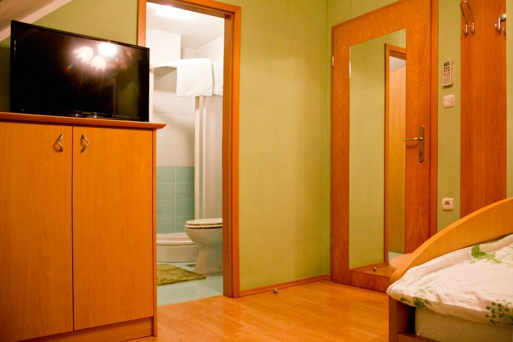 Guesthouse Jug Blato Bagian luar foto